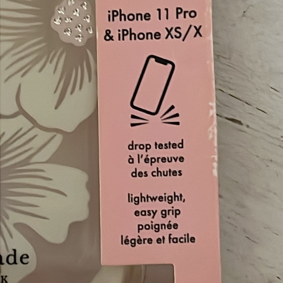 NWT Kate Spade iPhone 11 case - Picture 2 of 3
